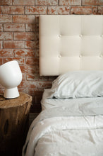 Load image into Gallery viewer, Micro And Bamboo Hypoallergenic Sheet Set
