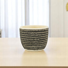 Load image into Gallery viewer, Dotted Round Pot Planter (487439) - Black / White
