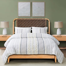 Load image into Gallery viewer, Queen Bed With Caramel Maple Wood - Natural
