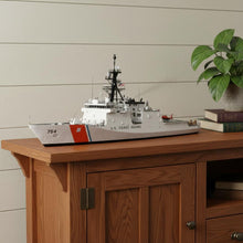 Load image into Gallery viewer, Hand Painted Model Boat (624484) - White

