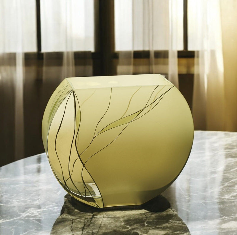 Round Table Vase With Sculptural Details - Green