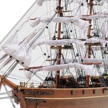 Load image into Gallery viewer, Cutty Sark - Brown

