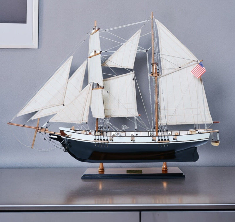 Hand Painted p-Oxybis(benzenesulfonyl hydrazide) Model Boat - Black / White