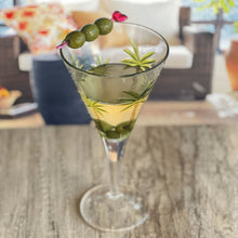 Load image into Gallery viewer, Leadingware V Shaped Unbreakable Plastic Wine Glasses, 14Oz (Set of 4) - Clear

