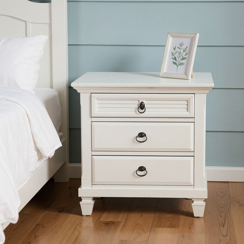 Plantation 3 Drawer Nightstand - White