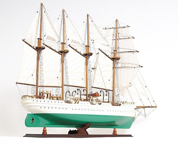 Hand Painted Boat - Green / White