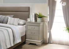 Load image into Gallery viewer, Louis Phillipe - Nightstand - Wood

