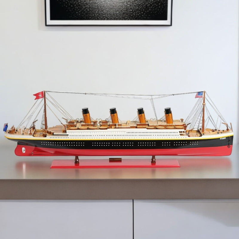 Hand Painted Sculpture - Black / Red