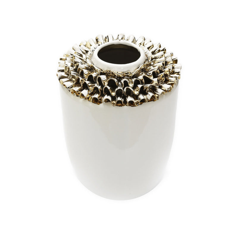 Round Table Vase With Sculptural Details - White