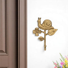 Load image into Gallery viewer, 5" Cast Iron Snail Wall Hook - Gold
