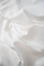 Load image into Gallery viewer, Brushed Hypoallergenic Split Sheet Set
