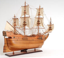 Load image into Gallery viewer, Hand Painted Boat (401978) - Brown
